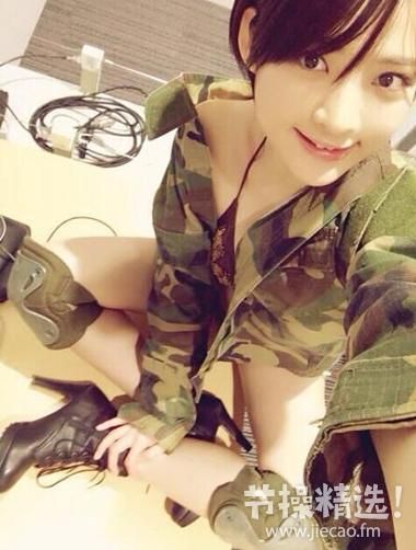详细阅读:操性感美女(插曲免费播放版在线观看) 操性感美女(插曲免费播放版在线观看)